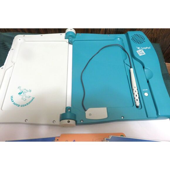 Leapfrog Leappad Model 57-000 With 3 Books And 2 Cartridges Tested Working - Picture 3 of 3